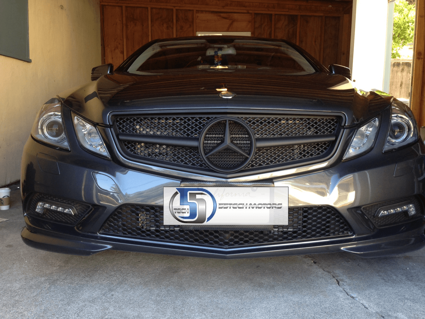 Mercedes-benz W207 2 door coupe Single Fin Grill - 55tech Motors