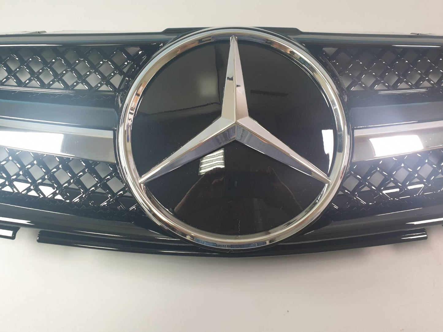 Mercedes Benz R230 2003~2006 SL-Class 1 Fin Grille ( Illuminated LED Star Emblem)